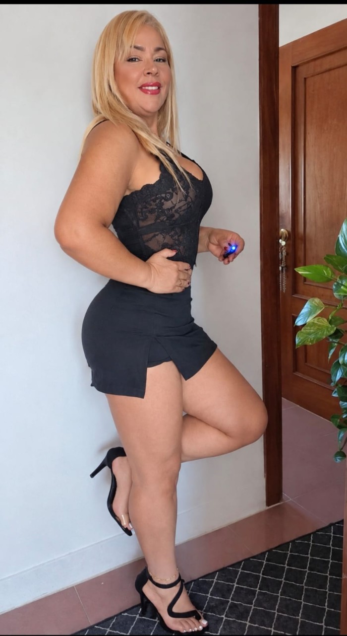 MADURITA DELICIOSA IMPLICADA DESEOSA DE PLACER