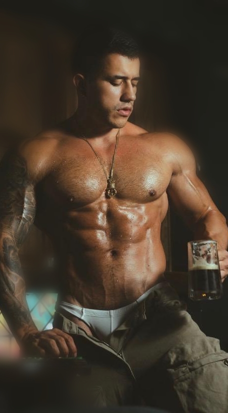 NOVEDAD, pollón, cuerpo de GYM. TE EMPOTRO!!