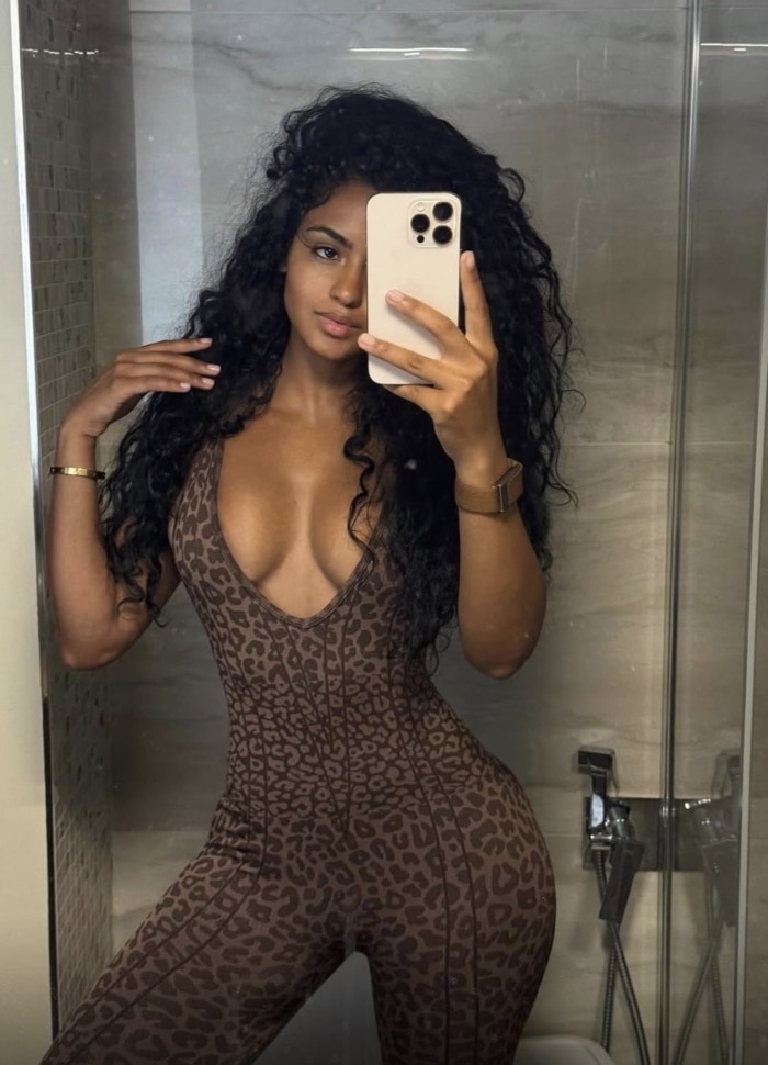 Mulata colombiana espectacular