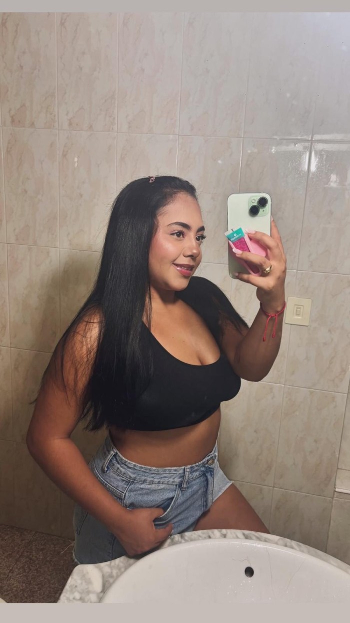COLOMBIANA CALIENTE EN VALL DE UXO