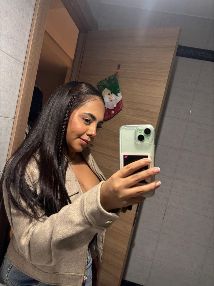 COLOMBIANA CALIENTE EN VALL DE UXO