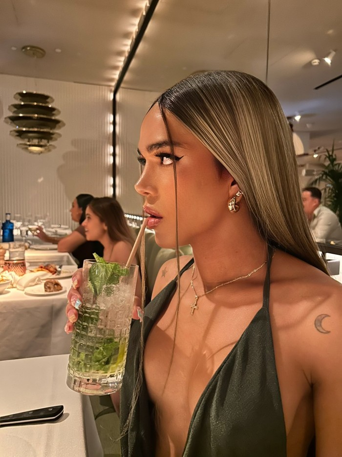TRANS EXQUISITA FIESTERA EN PLAZA ESPAÑA