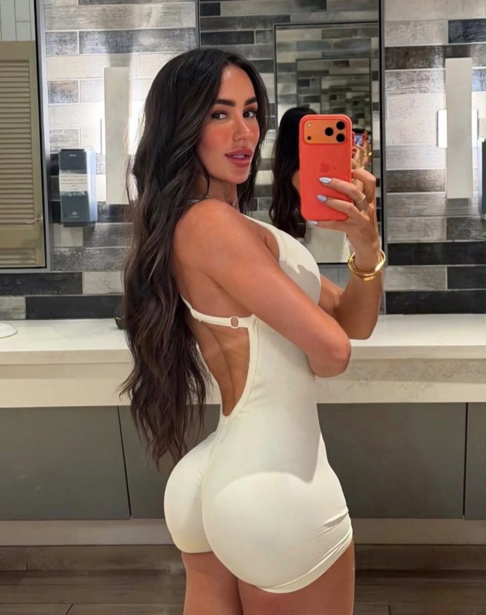 Colombiana esbelta con cuerpazo espectacular
