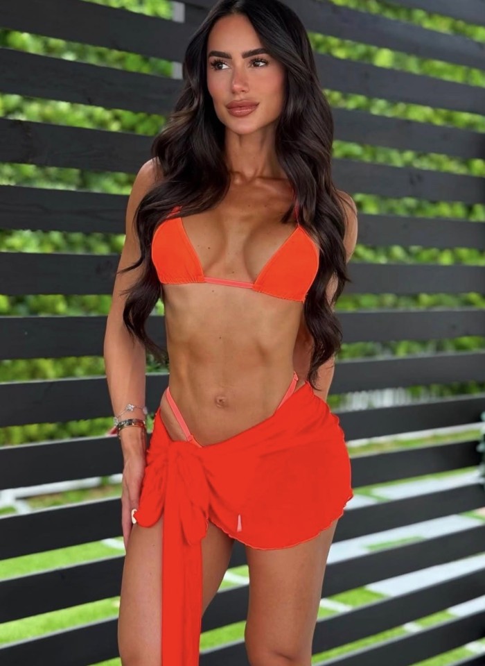 Colombiana esbelta con cuerpazo espectacular