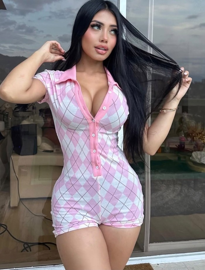 Colombiana preciosa con mirada felina