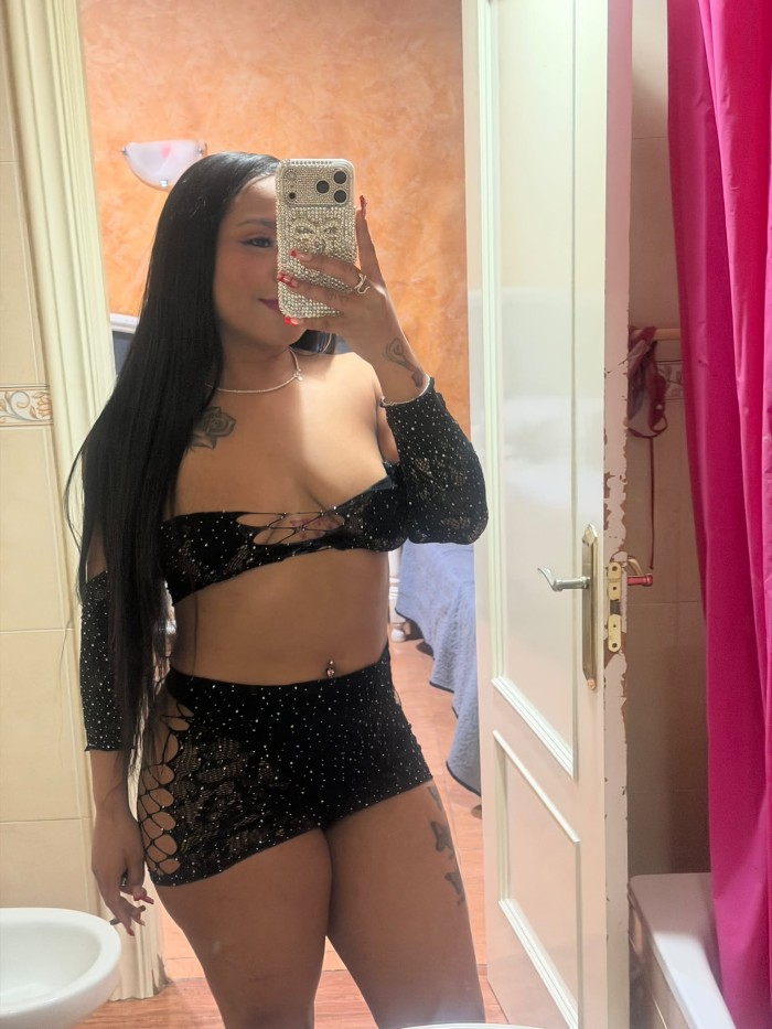 MULATA DE CULO GRADE VICIOSA Y CHUPONA