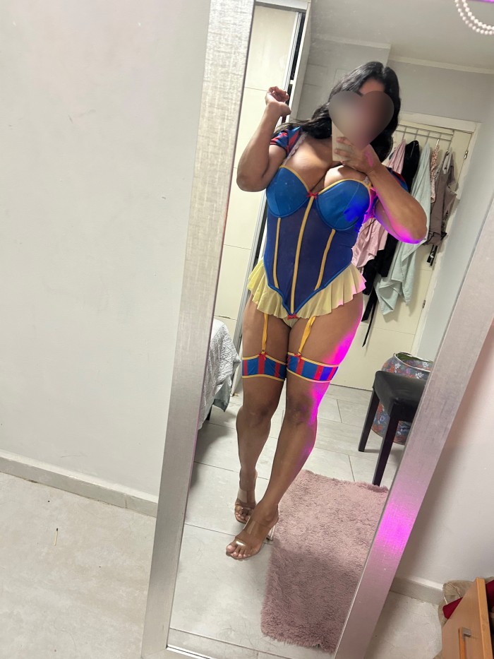 Hola mi amor soy sammy una hermosa latina