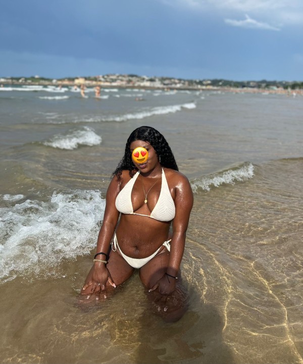 JOVENCITA MULATA COLOMBIANA GUAPISIMA 21 AÑOS NOVEDAD