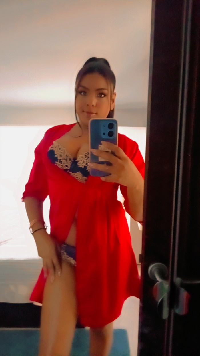 SENSUAL ARDIENTE COMPLACIENTE DESEOSA DE SEXO