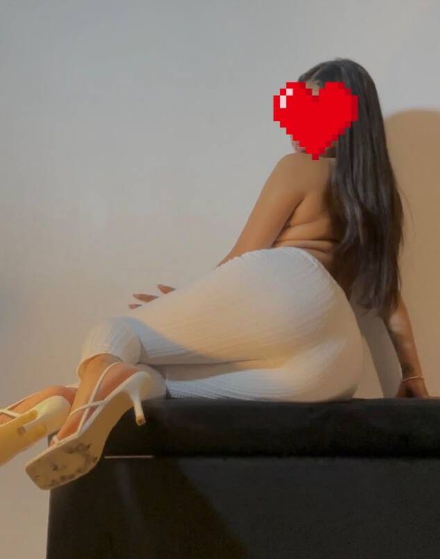 ARDIENTE COLOMBIANA CON GANAS DE MAMARTELA A PELO