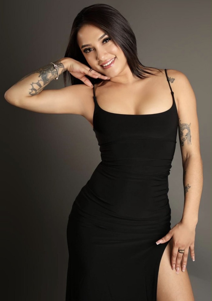 Colombiana entregada muy guapa en Colmenar