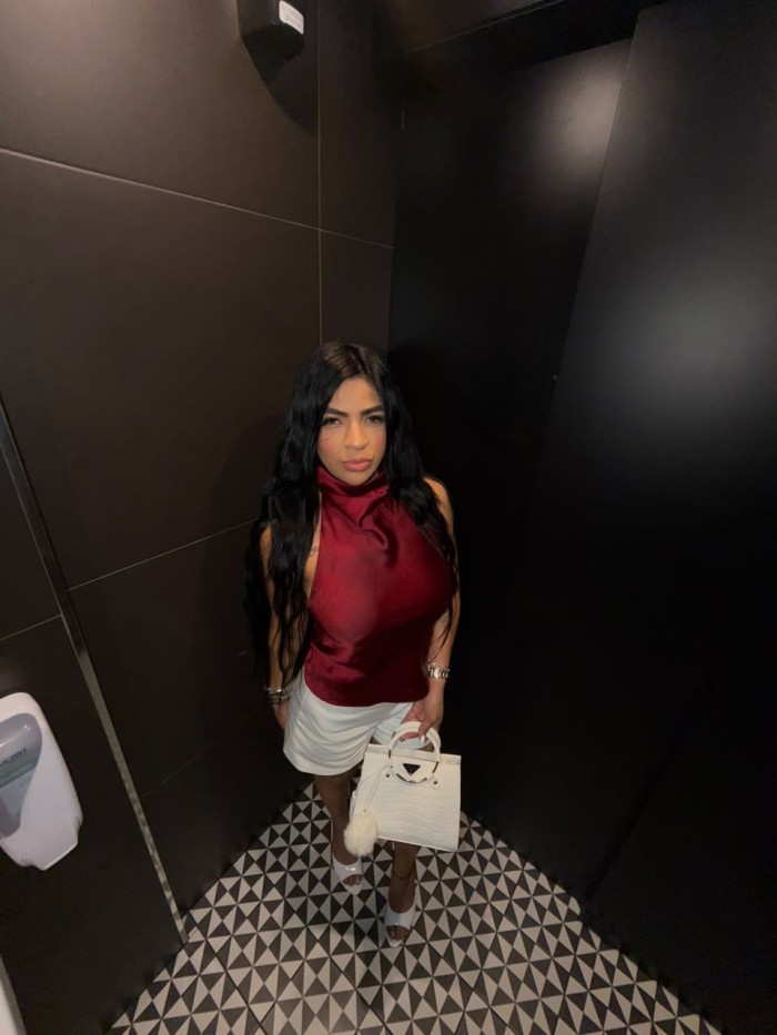 MUJER EXQUISITA COMPLACIENTE A TUS CAPRICHOS