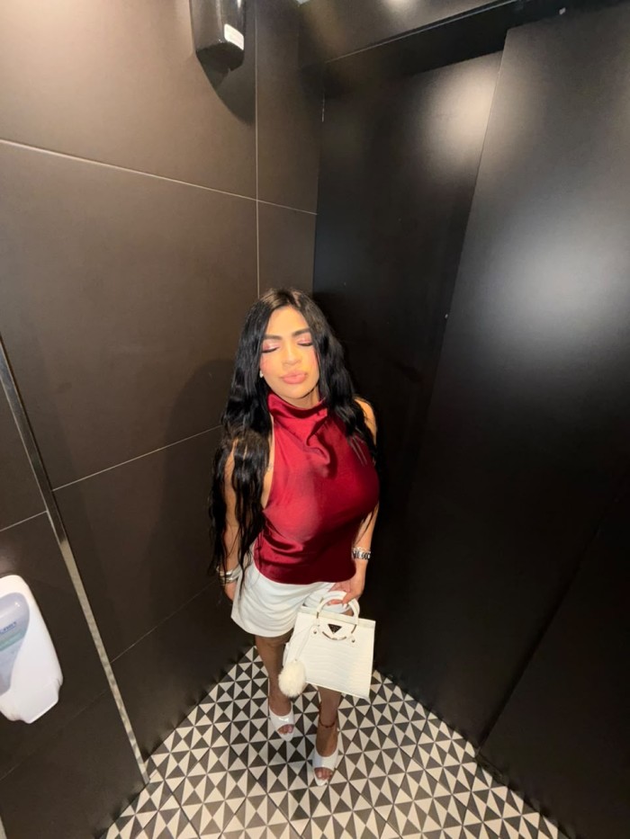 MUJER EXQUISITA COMPLACIENTE A TUS CAPRICHOS