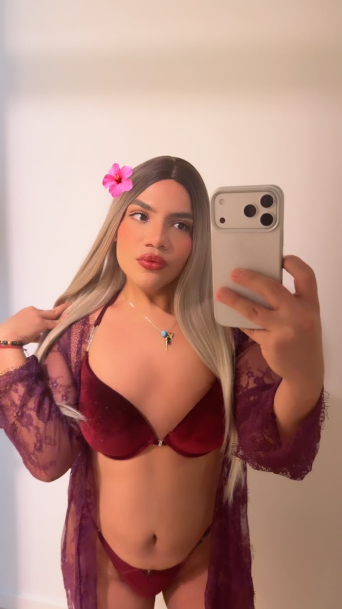 ALESSIA TRANS CACHONDA 658741235