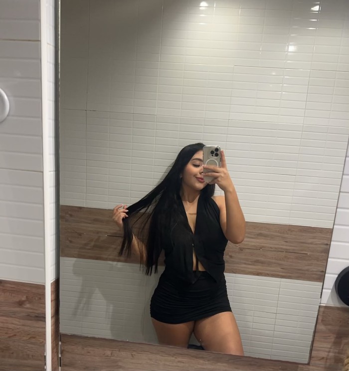 QUIERO SENTIRTE EN MI COÑITO JUGOSO MUY FIESTERA