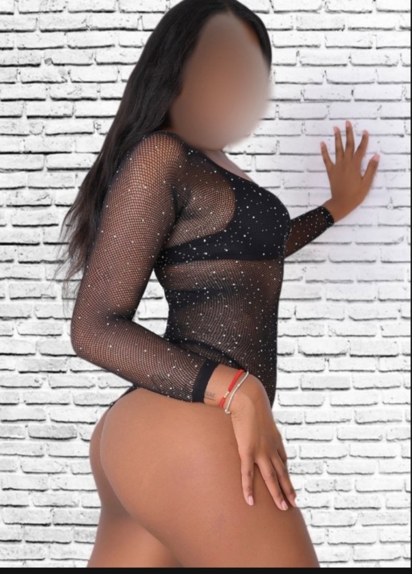 POR TARRAGONA – COLOMBIANA DE LUJO MORBOSA Y SUPER JUGUETONA
