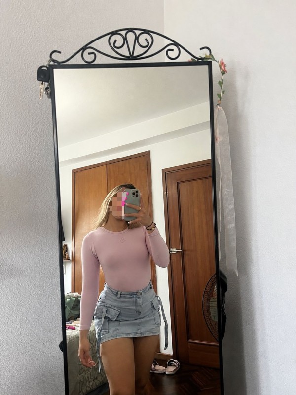 Novedad joven encantadora insaciable besos