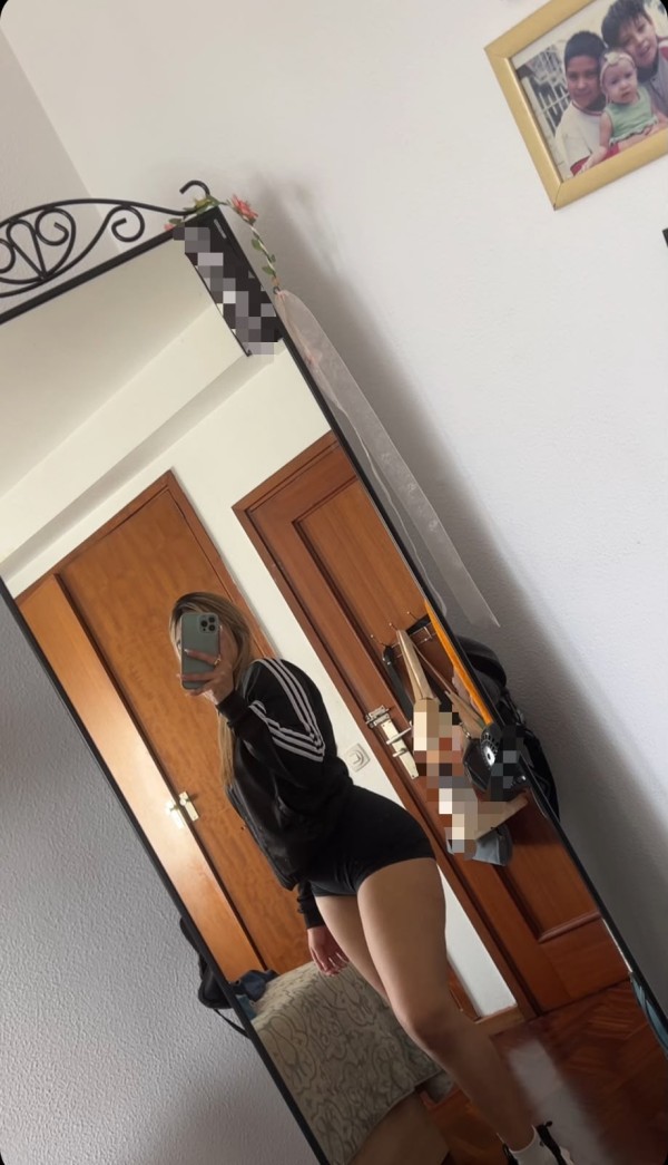 Novedad joven encantadora insaciable besos