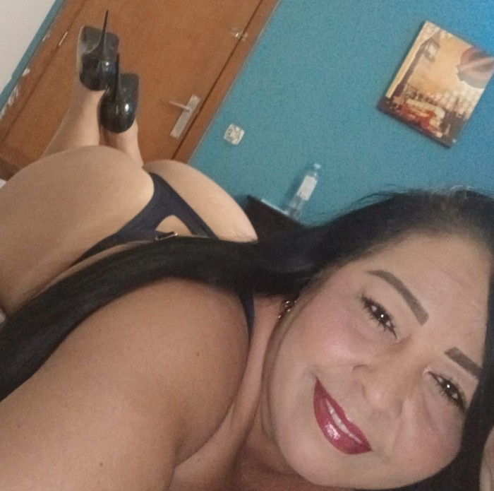 Todo muy rico…pechitos,melocotón y vagina…