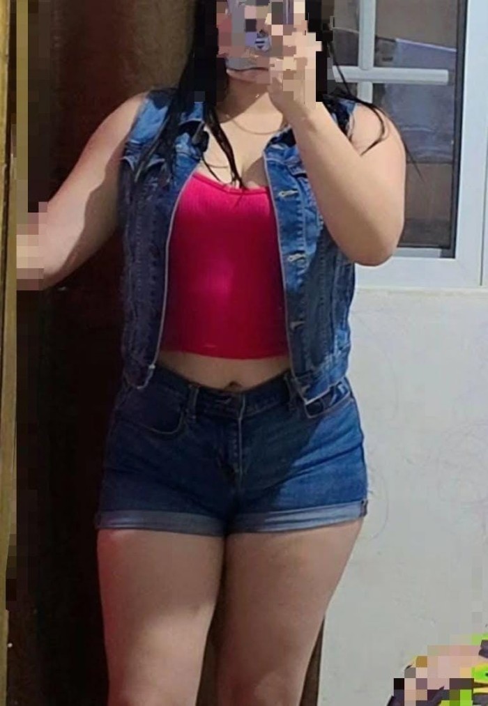 BOMBA DE SEXO LUJURIOSA COMPLACIENTE A TOPE