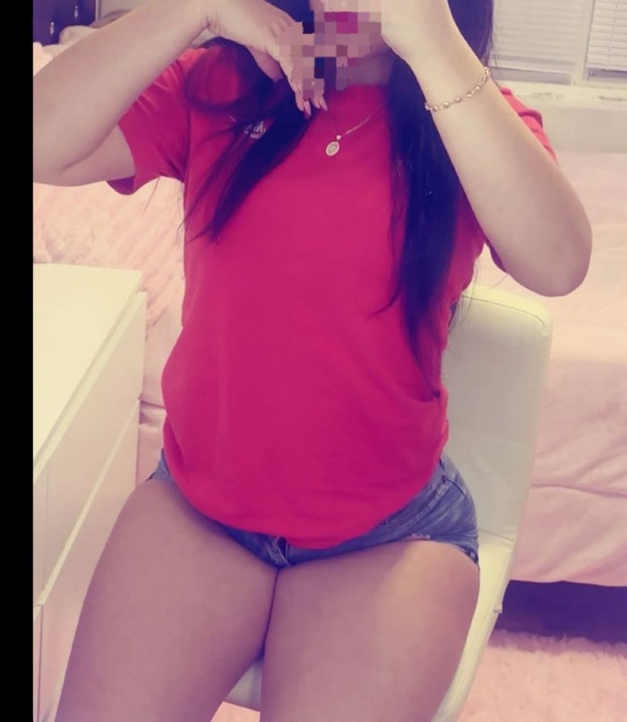 BOMBA DE SEXO LUJURIOSA COMPLACIENTE A TOPE