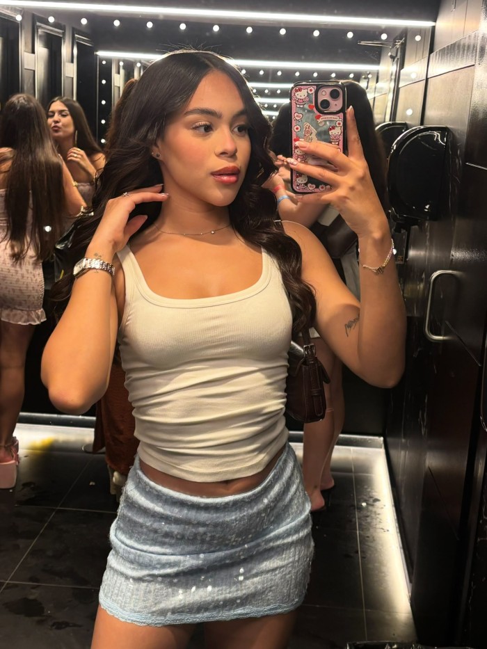 MORENA DIVINA MORBOSA Y COMPLACIENTE