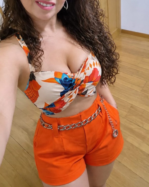 FIESTERITA MUY ARDIENTE CON GANAS DE PLACER A TOPE