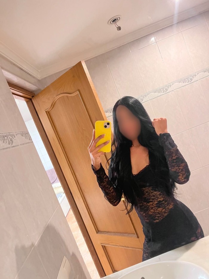 COMETE MI DELICIOSO COÑITO JUGOSO FIESTERA SEXY