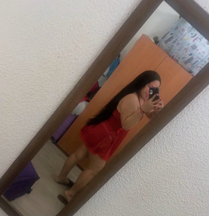Soy nehrea  joven nueva y divertida