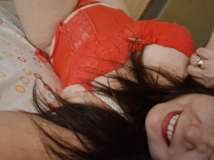 Cachonda y sexy latina con ganas de pasarlo bien!