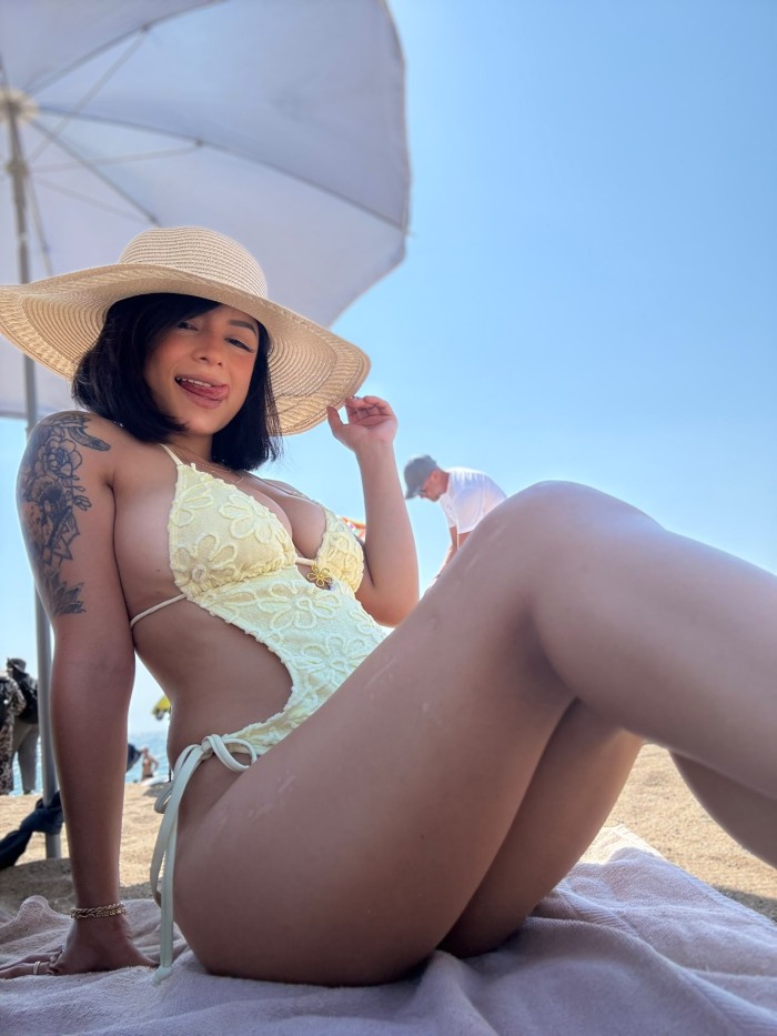 Paula niñata inexperta en busca de un maestro sexo