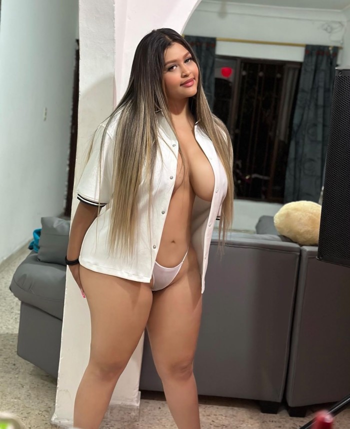 UNA PUTITA DE CULO GRANDE
