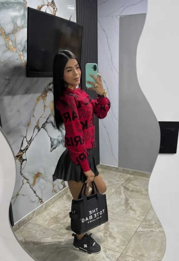 FABIOLA JOVENCITA POR PRIMERA VEZ  A  FERROL