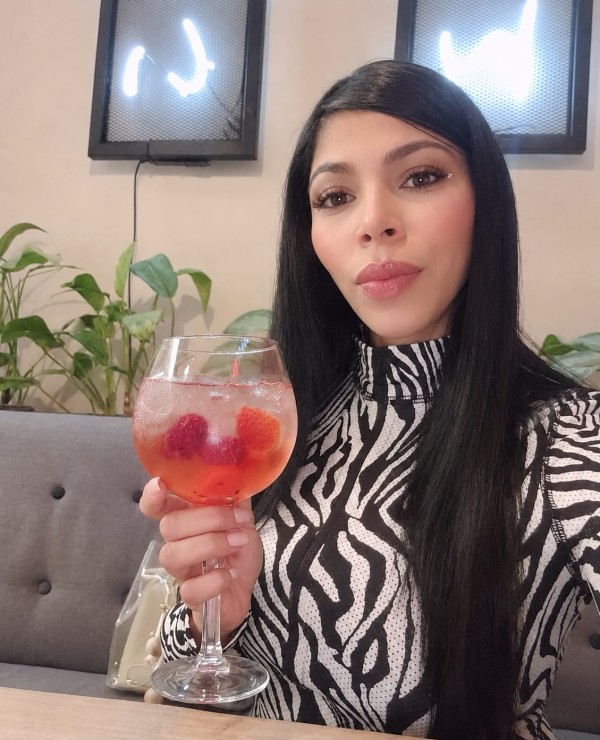MARCELA VENEZOLANA FIESTERA RECIEN LLEGADA