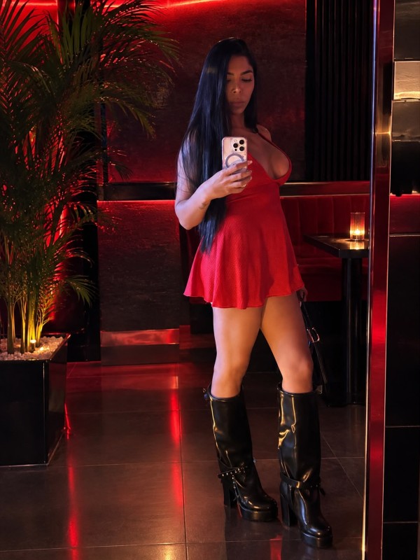 MARCELA VENEZOLANA FIESTERA RECIEN LLEGADA