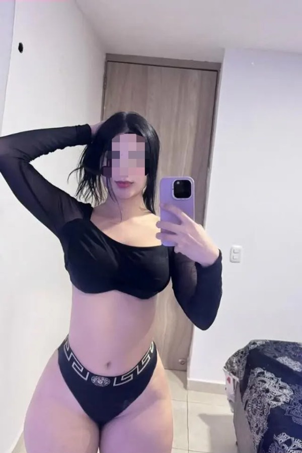 Sensual y traviesa muñequita en Valverde fiestera sexo a tope cañera
