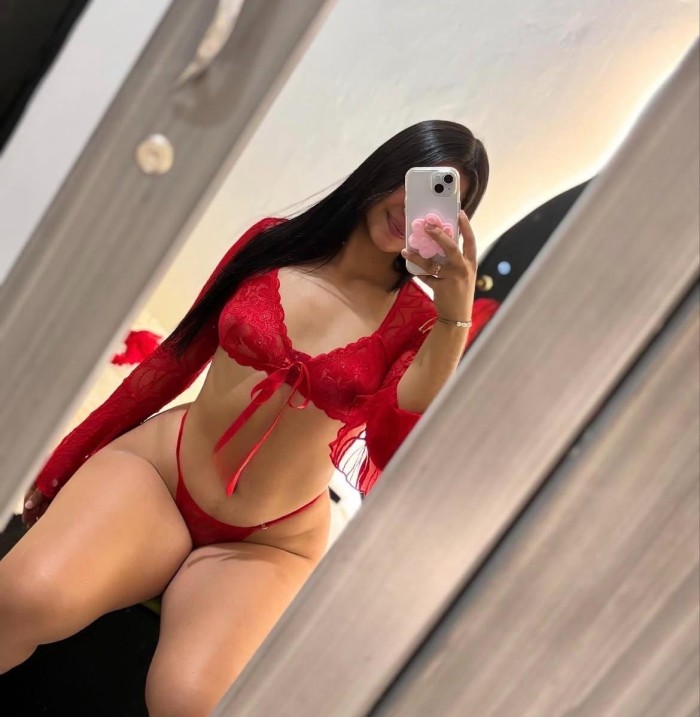 RECIÉN LLEGADA FIESTERA 24 Horas