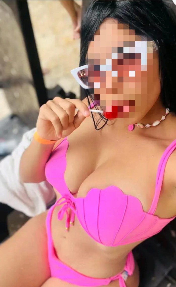 Charlotte morena fiestera con tetas grandes en torredelavega