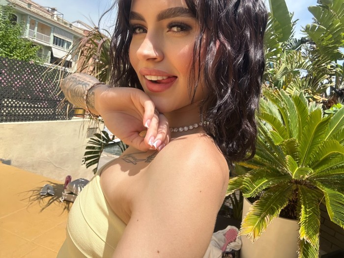 Celeste joven delgada fiestera en Torrevieja