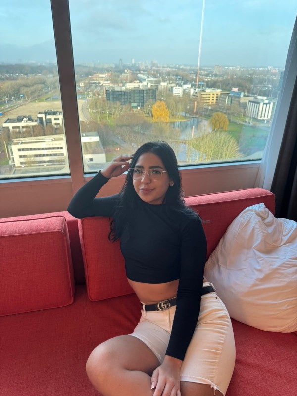 NOVEDAD SOY TU CHICA IDEAL CACHONDA Y FIESTERA