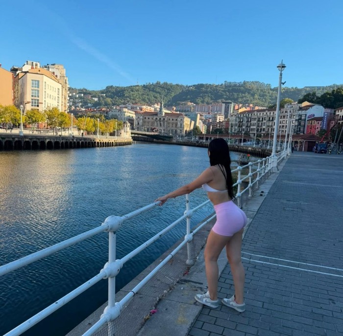 SARITA LITINA CALIENTE