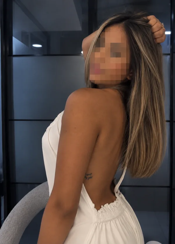 Linda colombiana en TORREVIEJA disponible para SALIDAS Y PISO DISPONIBLE