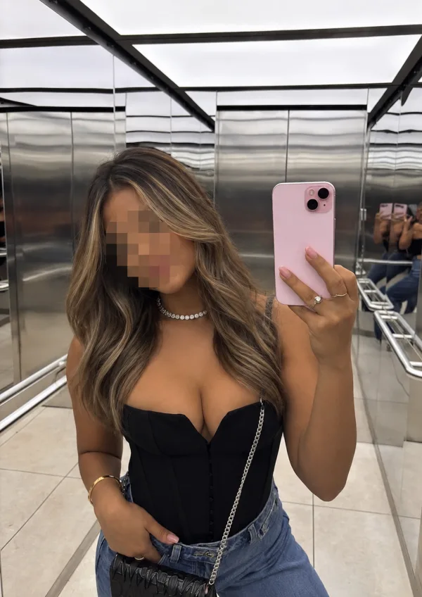 Linda colombiana en TORREVIEJA disponible para SALIDAS Y PISO DISPONIBLE