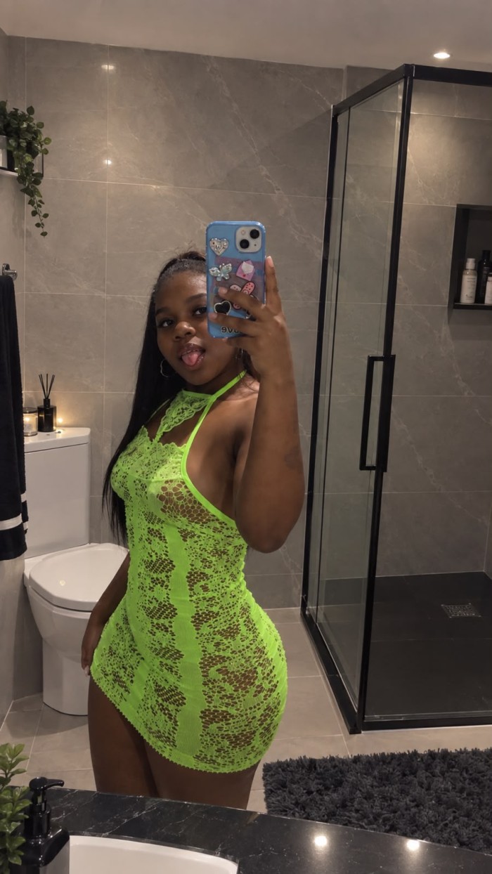 ARDIENTE SENSUAL COMPLACIENTE DIOSA DEL SEXO