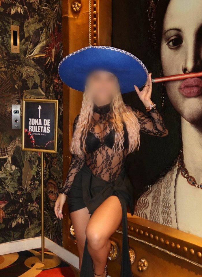 Extrovertida Atractiva con un Cuerpazo Pivonazo
