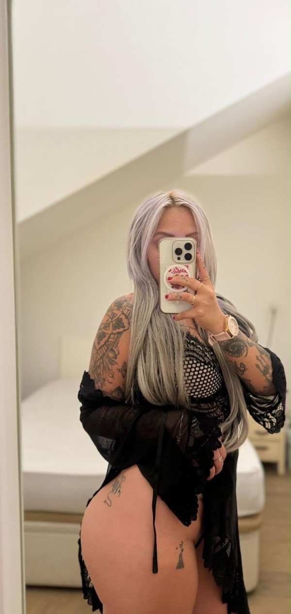 BEBY BRASILEÑA UNA DIOSA LLEGA EN LA CIUDAD