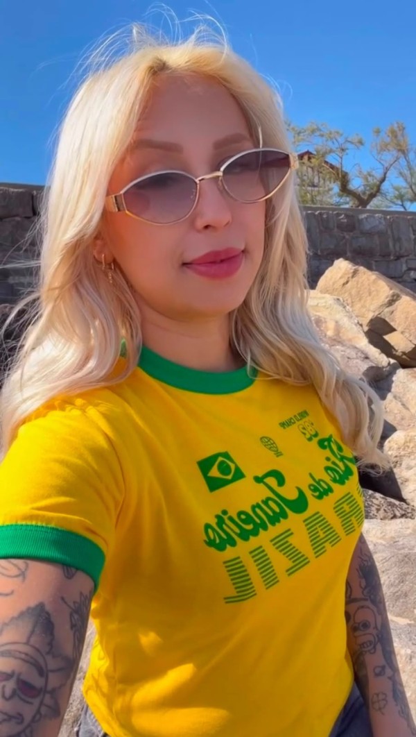 BEBY BRASILEÑA UNA DIOSA LLEGA EN LA CIUDAD