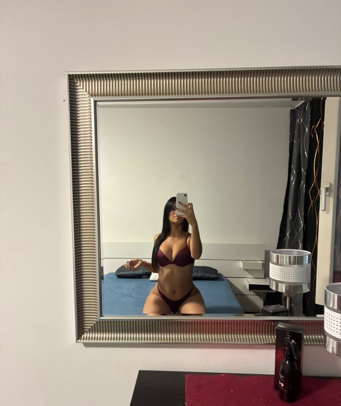 BELLA DIVERSION UNICA JOVEN TU MEJOR COMPAÑÍA NOVEDAD EN VIC