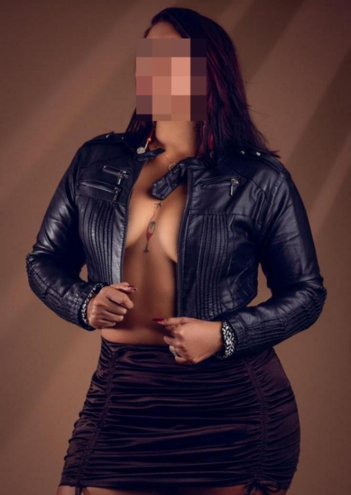 EN ZAIDIN AV CADIZ DESEOSA DE SEXO CACHONDA LUJURIOSA