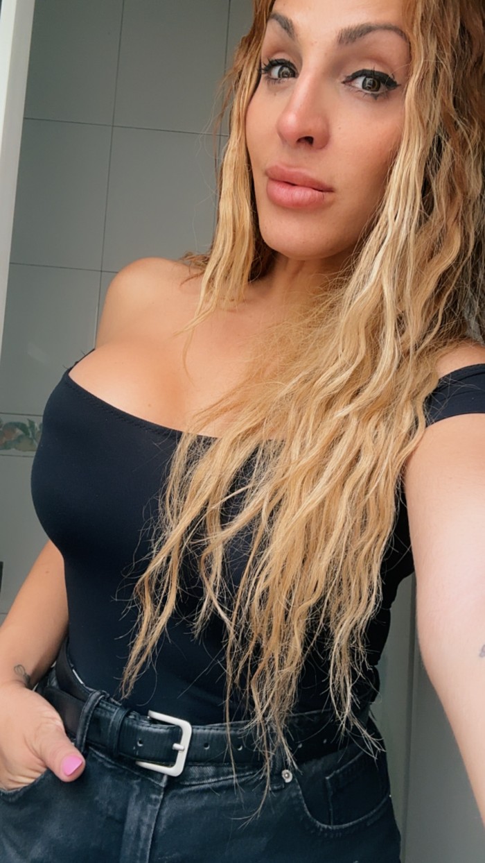 Chica trans catalana con xoxito para heteros